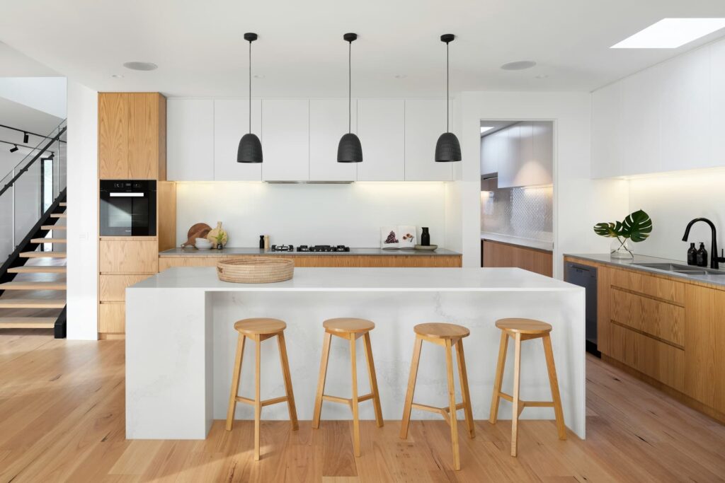 miglior-materiale-per-cucine-con-isola