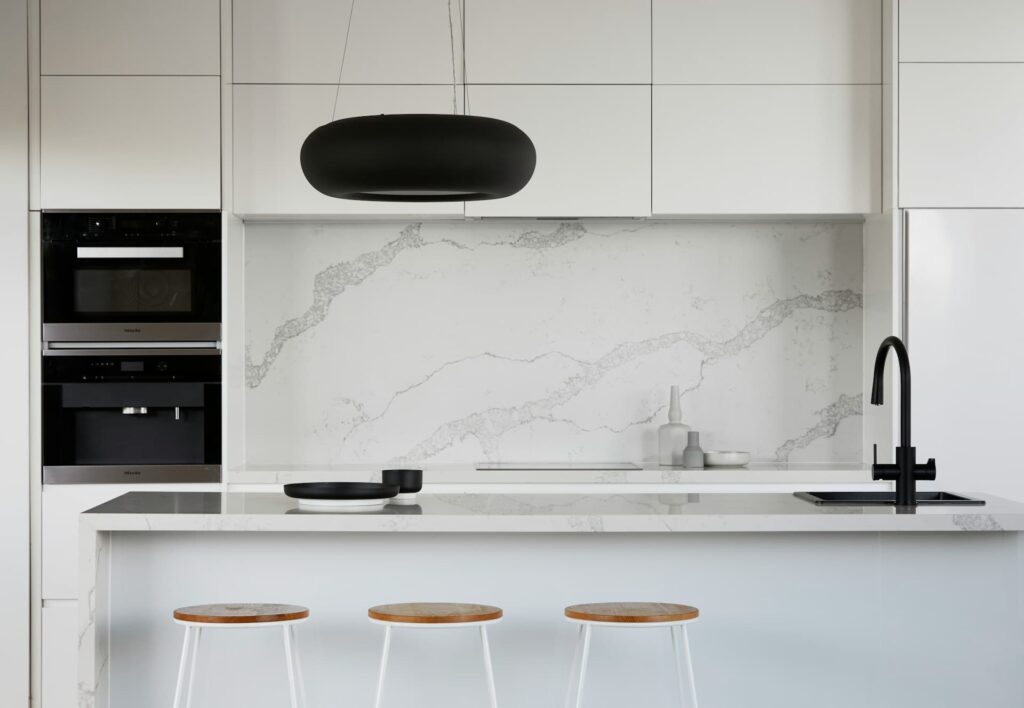 miglior-materiale-per-cucine-moderne-bianche