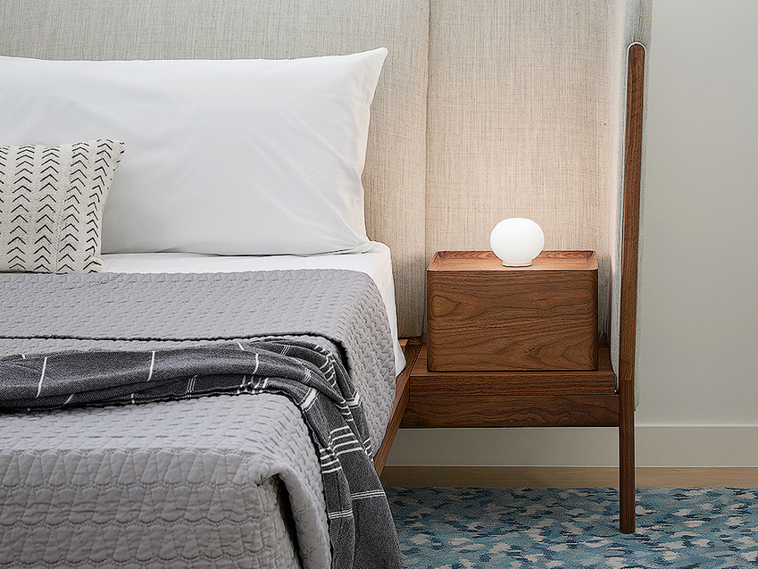 Lampada da tavolo per camera da letto in stile moderno