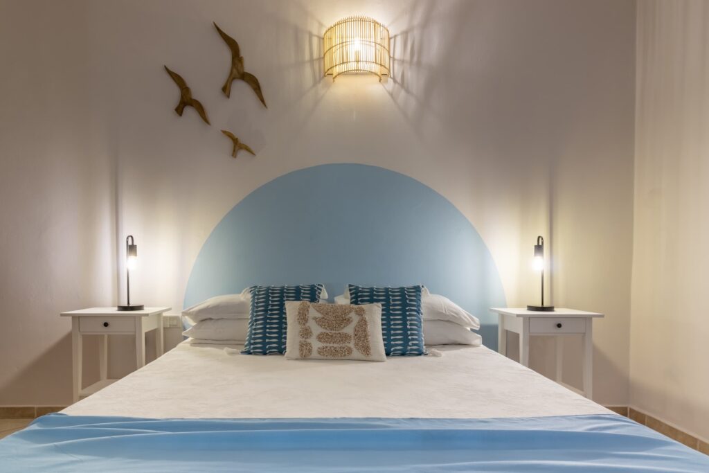 parete-camera-da-letto-airbnb