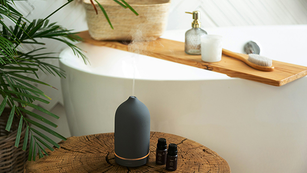 diffusore-di-oli-essenziali-per-aromaterapia-e-mindfulness-in-casa
