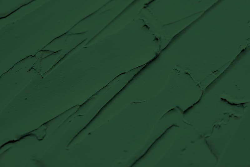 Arredare con il verde foresta: il colore che dà profondità e stile agli interni