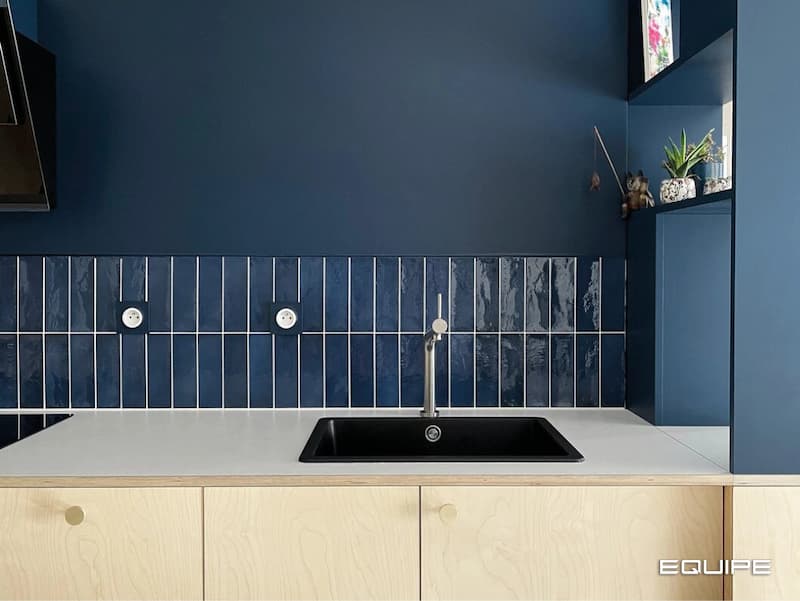 Blu profondo: come arredare con carattere e armonia